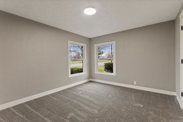 27644 E Fawn River Road, Sturgis Twp, MI 49091