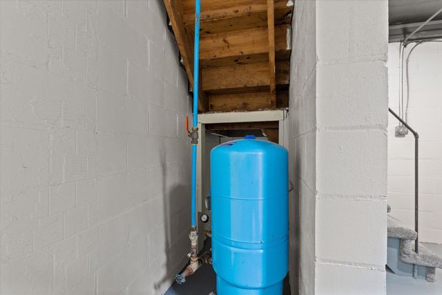 27644 E Fawn River Road, Sturgis Twp, MI 49091