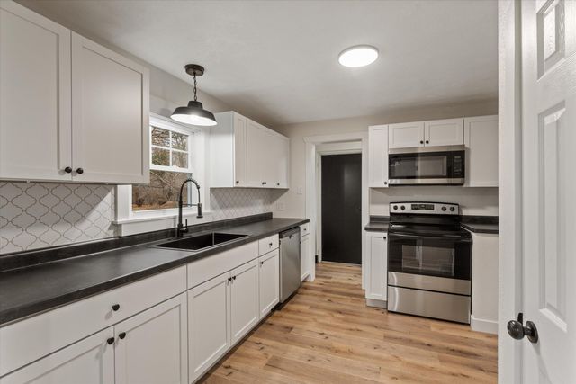 27644 E Fawn River Road, Sturgis Twp, MI 49091