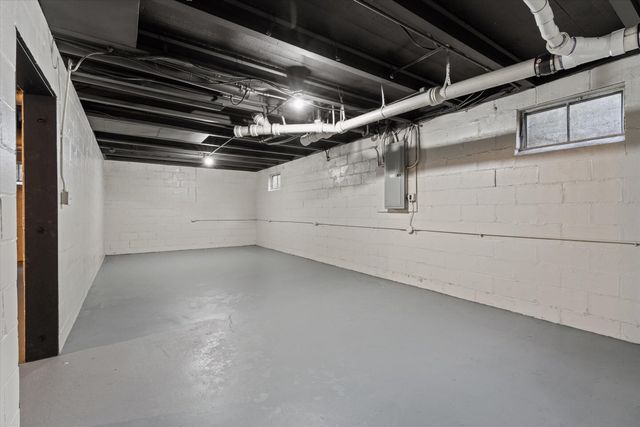 27644 E Fawn River Road, Sturgis Twp, MI 49091