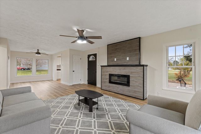 27644 E Fawn River Road, Sturgis Twp, MI 49091