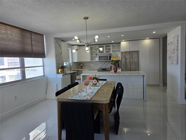 2750 NE 183rd Street 2205 T, Aventura, FL 33160