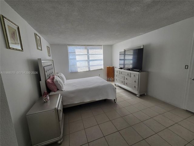 2750 NE 183rd Street 2205 T, Aventura, FL 33160