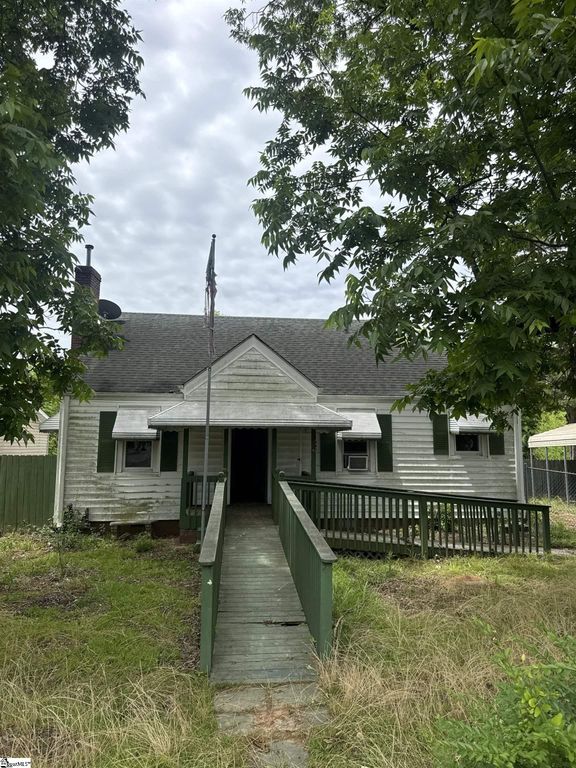 134 E Wilburn Avenue, Greenville, SC 29611