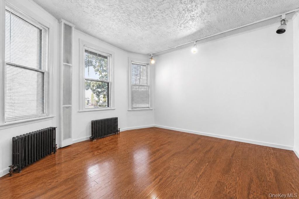 21 Mount Joy Place, New Rochelle, NY 10801 — photo 4