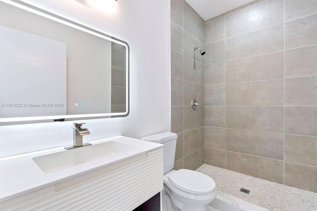 6884 NW 30th Ave, Fort Lauderdale, FL 33309