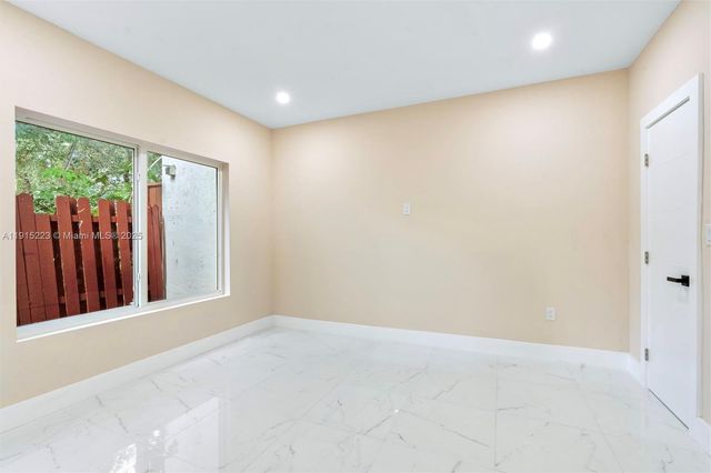 6884 NW 30th Ave, Fort Lauderdale, FL 33309