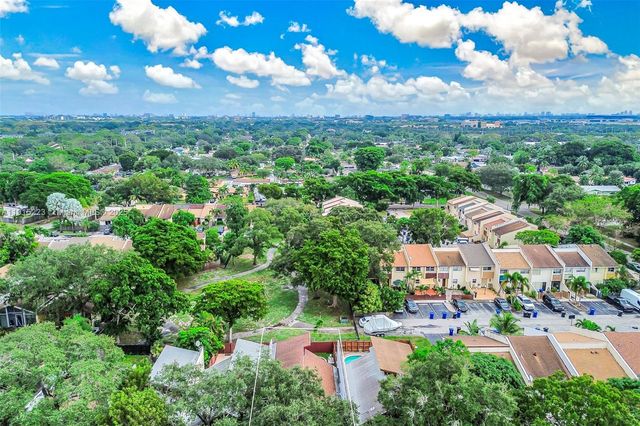 6884 NW 30th Ave, Fort Lauderdale, FL 33309
