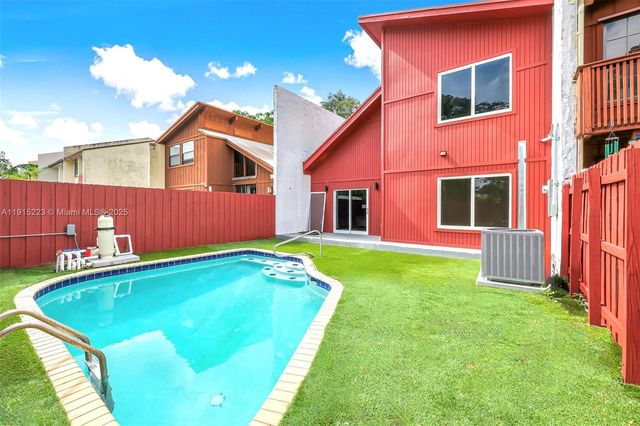 6884 NW 30th Ave, Fort Lauderdale, FL 33309
