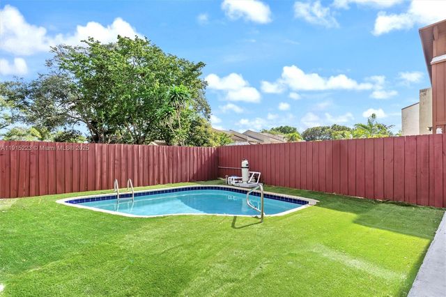 6884 NW 30th Ave, Fort Lauderdale, FL 33309