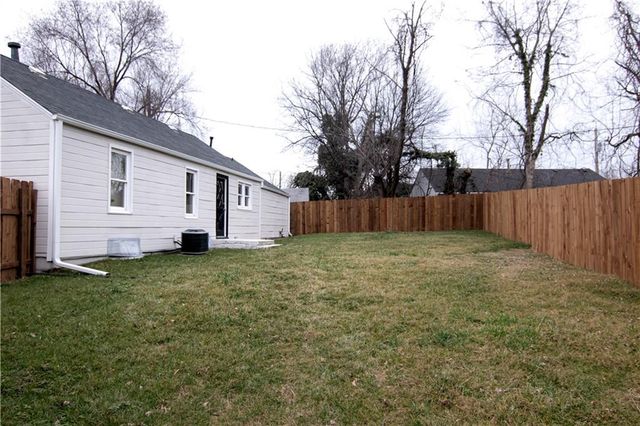 3805 Laurel Avenue, Kansas City, MO 64133