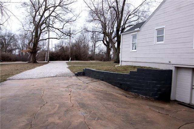 3805 Laurel Avenue, Kansas City, MO 64133