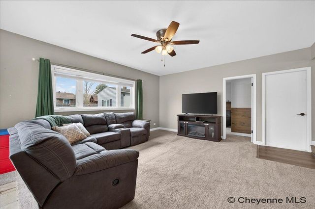 5210 WINDMILL RD, Cheyenne, WY 82009
