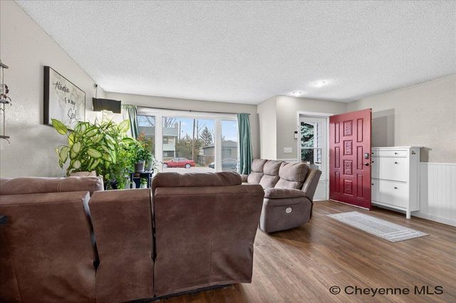 5210 WINDMILL RD, Cheyenne, WY 82009