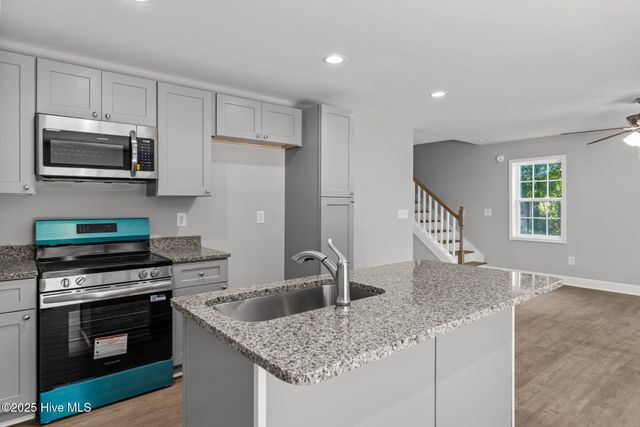 1100 W Massachusetts Avenue, Southern Pines, NC 28387