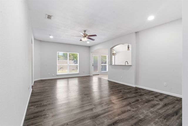 3137 Royal Crest Drive, Fort Worth, TX 76140