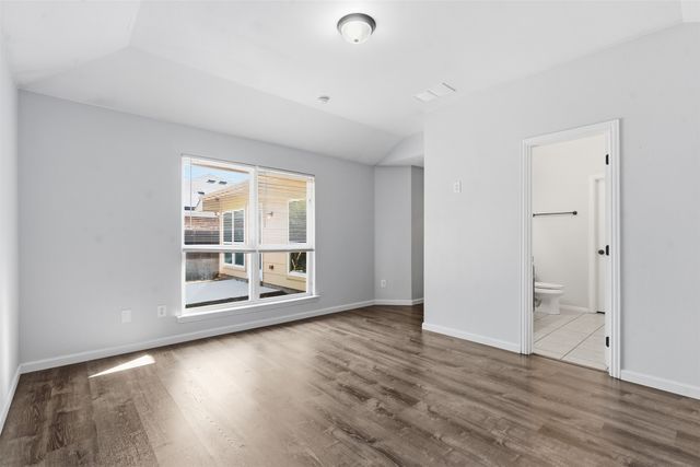 3137 Royal Crest Drive, Fort Worth, TX 76140