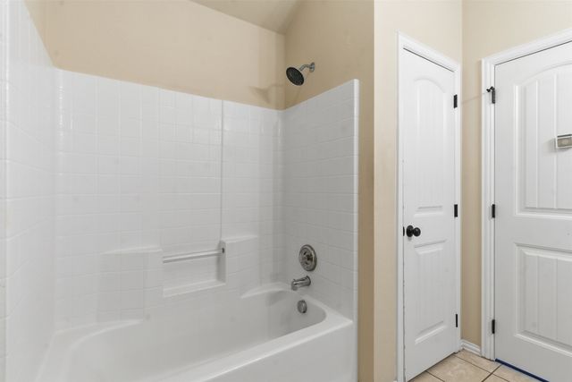 3137 Royal Crest Drive, Fort Worth, TX 76140