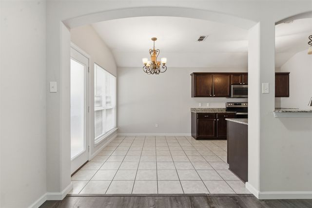 3137 Royal Crest Drive, Fort Worth, TX 76140