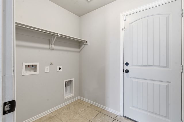 3137 Royal Crest Drive, Fort Worth, TX 76140