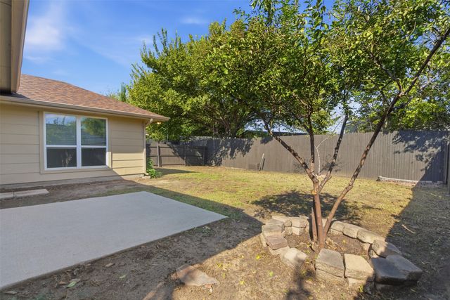 3137 Royal Crest Drive, Fort Worth, TX 76140