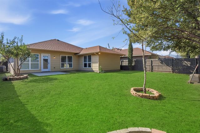 3137 Royal Crest Drive, Fort Worth, TX 76140