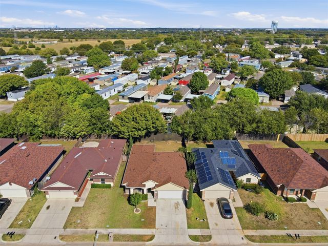 3137 Royal Crest Drive, Fort Worth, TX 76140