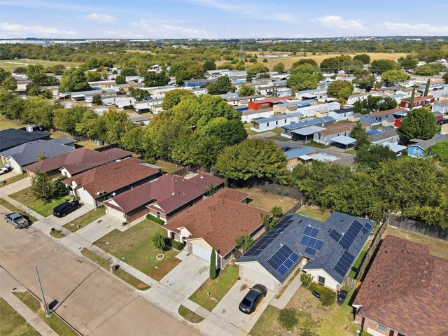 3137 Royal Crest Drive, Fort Worth, TX 76140