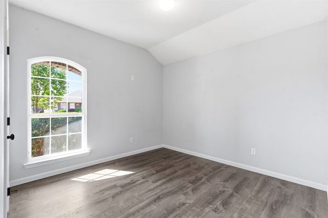 3137 Royal Crest Drive, Fort Worth, TX 76140