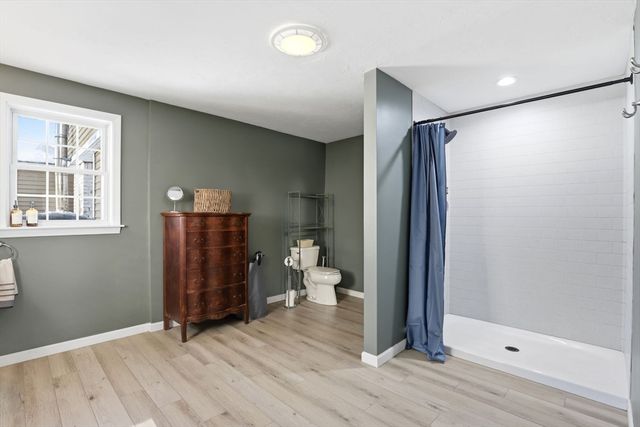 165 Lake Shore Dr, Weymouth, MA 02189