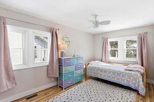 165 Lake Shore Dr, Weymouth, MA 02189