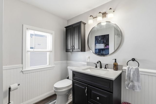 165 Lake Shore Dr, Weymouth, MA 02189