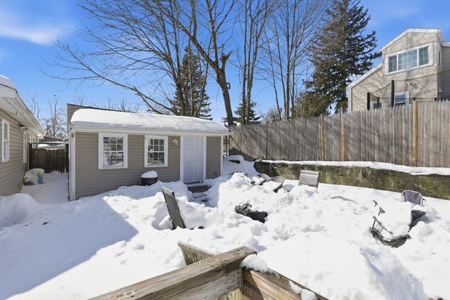 165 Lake Shore Dr, Weymouth, MA 02189