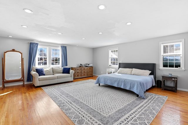 165 Lake Shore Dr, Weymouth, MA 02189