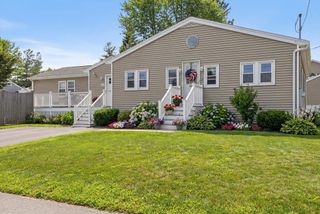 165 Lake Shore Dr, Weymouth, MA 02189