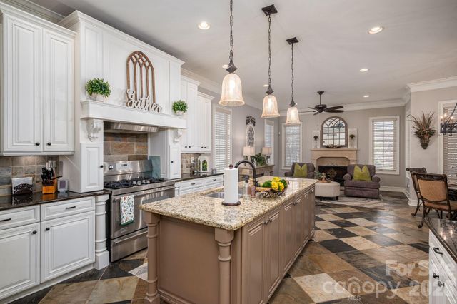 8000 Water View Drive, Belmont, NC 28012