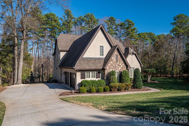 8000 Water View Drive, Belmont, NC 28012