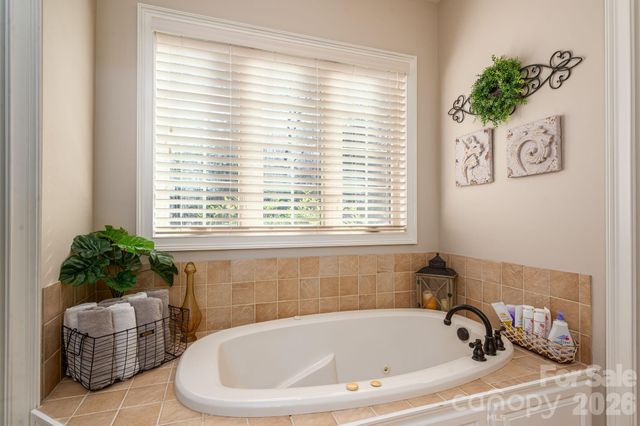 8000 Water View Drive, Belmont, NC 28012