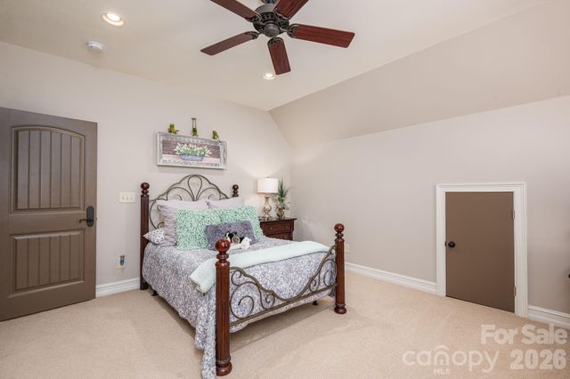 8000 Water View Drive, Belmont, NC 28012