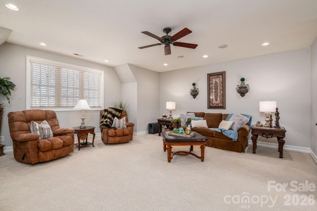 8000 Water View Drive, Belmont, NC 28012