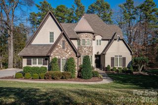8000 Water View Drive, Belmont, NC 28012