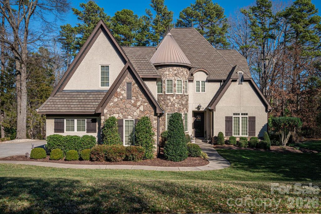 8000 Water View Drive, Belmont, NC 28012