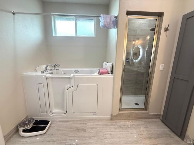 11921 Lakeshore Dr, Clearlake, CA 95422