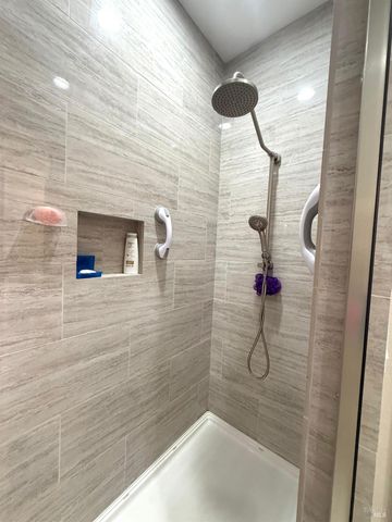 11921 Lakeshore Dr, Clearlake, CA 95422