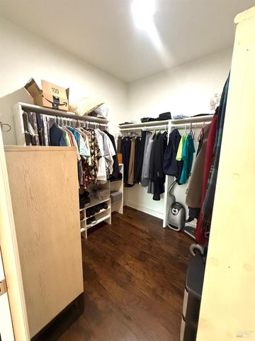 11921 Lakeshore Dr, Clearlake, CA 95422