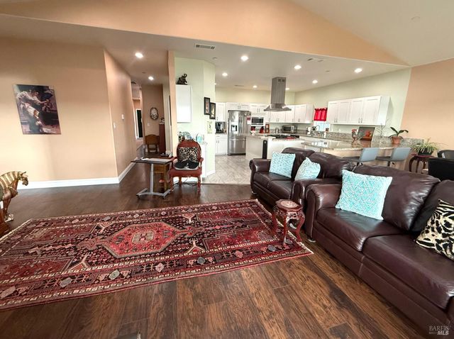 11921 Lakeshore Dr, Clearlake, CA 95422