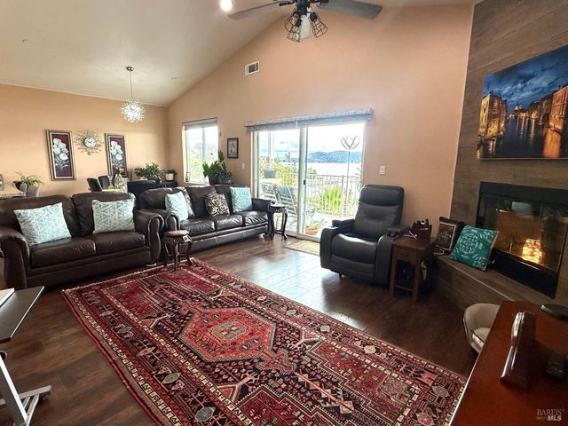 11921 Lakeshore Dr, Clearlake, CA 95422