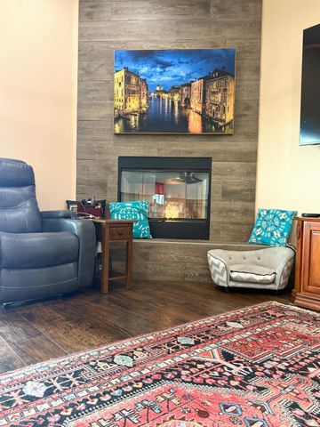 11921 Lakeshore Dr, Clearlake, CA 95422