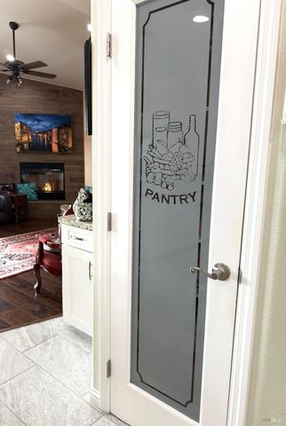 11921 Lakeshore Dr, Clearlake, CA 95422