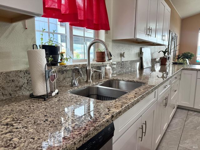 11921 Lakeshore Dr, Clearlake, CA 95422